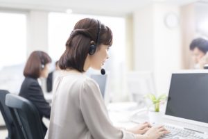 営業職の方ならば比較的簡単にコールセンターで正社員として採用されます
