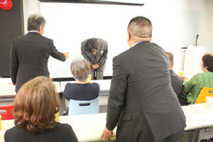 経営幹部は営業組織を役職でまとめて管理を徹底させる